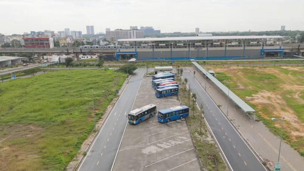 Bus route 61-77 officially operates, easily connecting Ho Chi Minh City